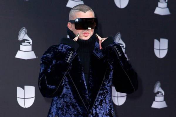 Esta es la razón por la que Bad Bunny cantó en falda | Foto: Gossipvzla