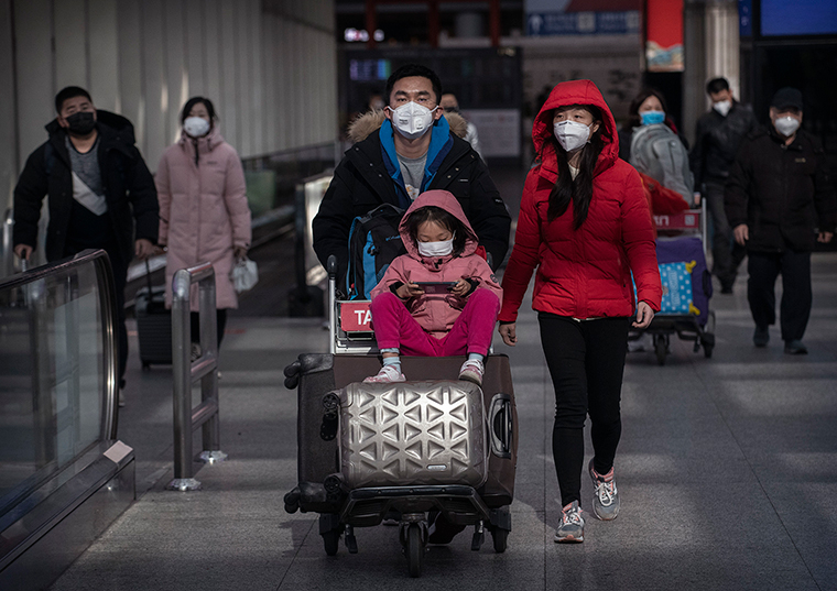 Comunidad china en busca de productos quirúrgicos para virus