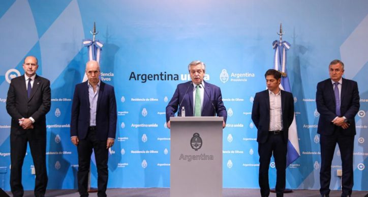 Alberto Fernández (c), presidente de Argentina