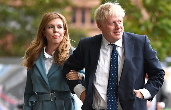 Boris Johnson y Carrie Symonds