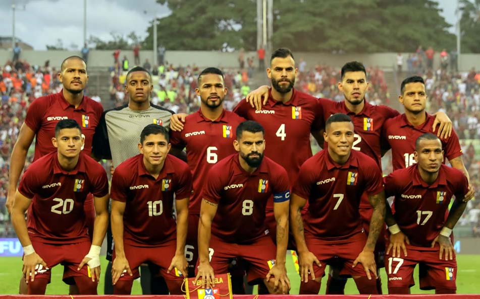 Resultado de imagen para VINOTINTO ABSOLUTA GIVOVA