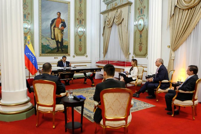 Maduro calificó de "válvula de escape" la dolarización de facto en Venezuela