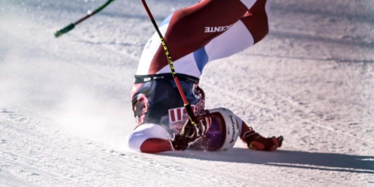 #Deportes |  Esquiador suizo sufrió un escalofriante accidente en Austria (+Fotos +Vídeos)