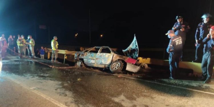 #Venezuela | Dos personas calcinadas por accidente de tránsito en la ARC