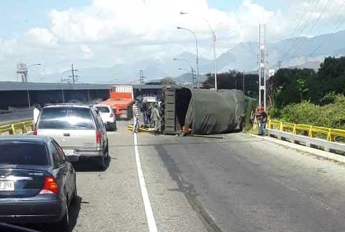 convoy-militar-foto-cortesia