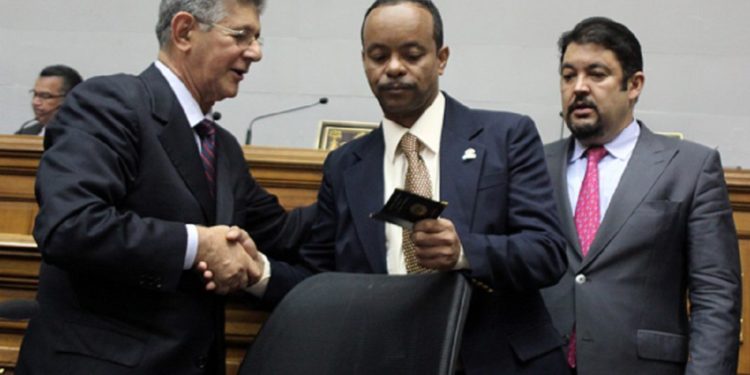 Efectivos de seguridad detuvieron al dirigente Gilberto Sojo