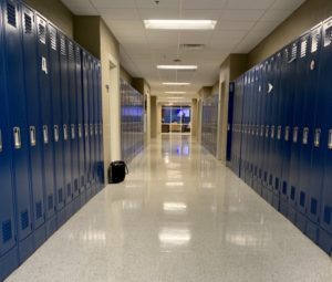 Niños fueron expulsados del colegio por su madre tener un OnlyFans