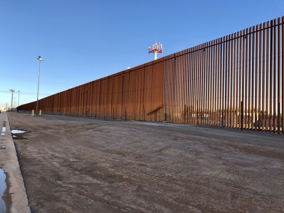 Dos grupos de migrantes centroamericanos fueron recibidos en la frontera estadounidense