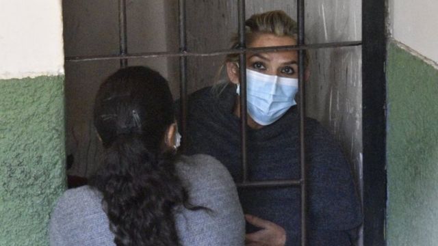 Cuatro meses de prisión preventiva contra expresidenta (I) de Bolivia, Jeanine Áñez
