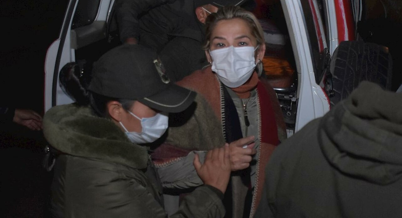 Extienden a un año detención de Jeanine Áñez