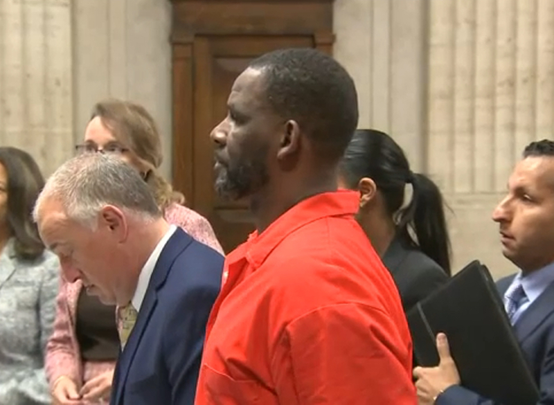 R. Kelly en juicio por tráfico sexual. Foto: Twitter
