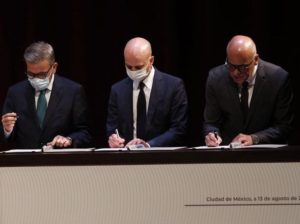 Firma del acuerdo para el diálogo en México entre el oficialismo y la oposición venezolana
