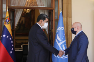 Nicolás Maduro y Karim Khan. Foto: Twitter