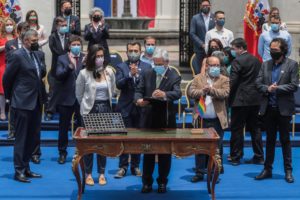 Sebastián Piñera junto a su administración. Foto: Twitter