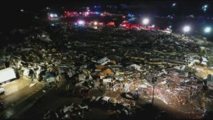 Daños tras el tornado. Foto: Twitter