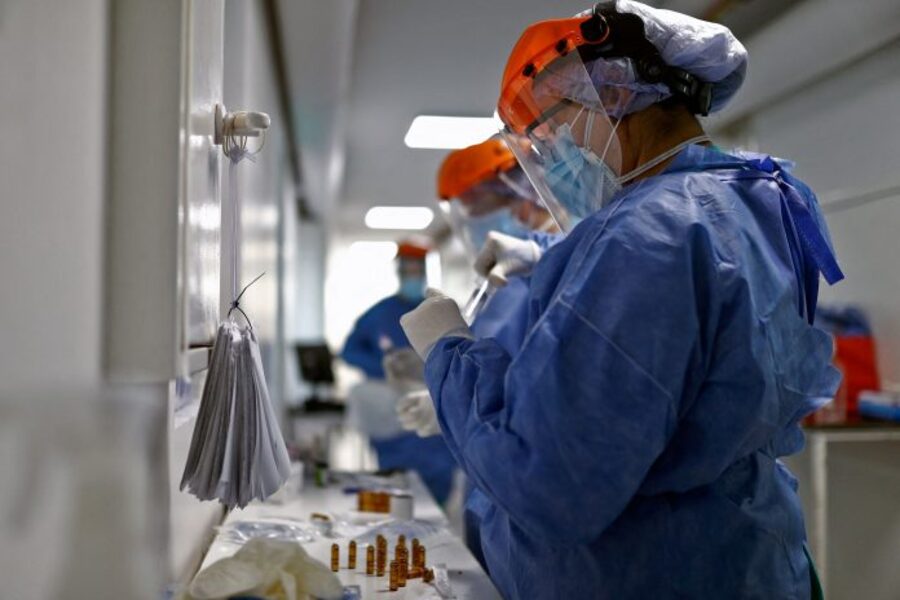 Tratamientos covid-19 coronadengue. Foto: AFP