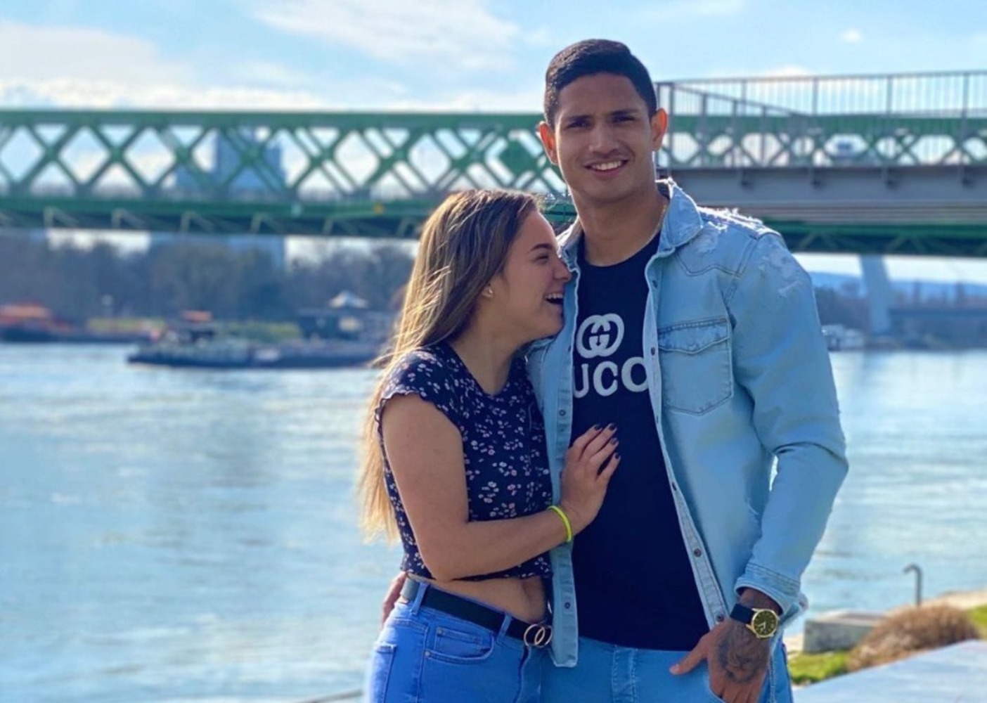 Erick Ramírez y su pareja, Fabiola Medina.