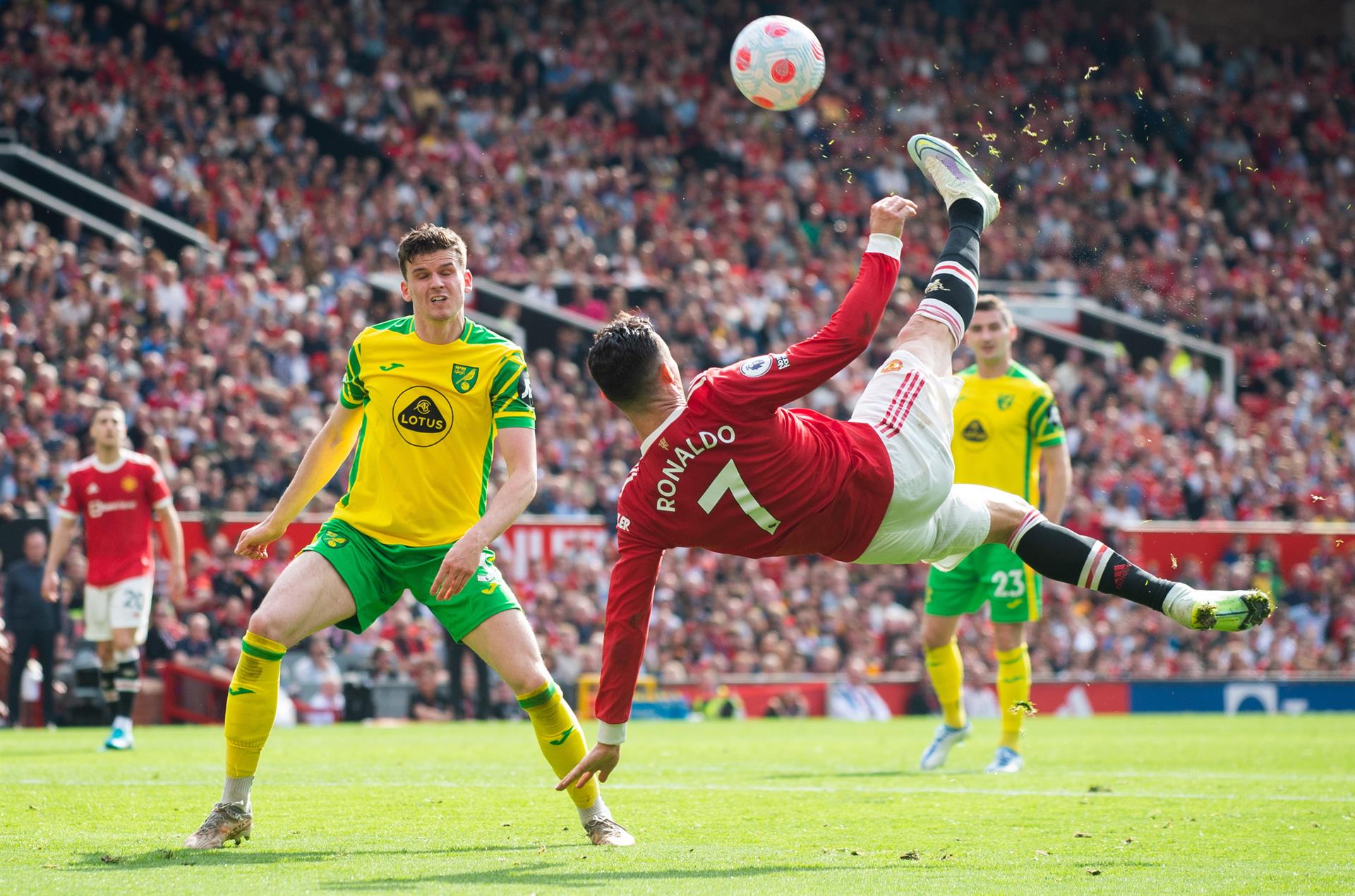 Cristiano Ronaldo protagoniza el triunfo de Manchester United con su hat-trick 60