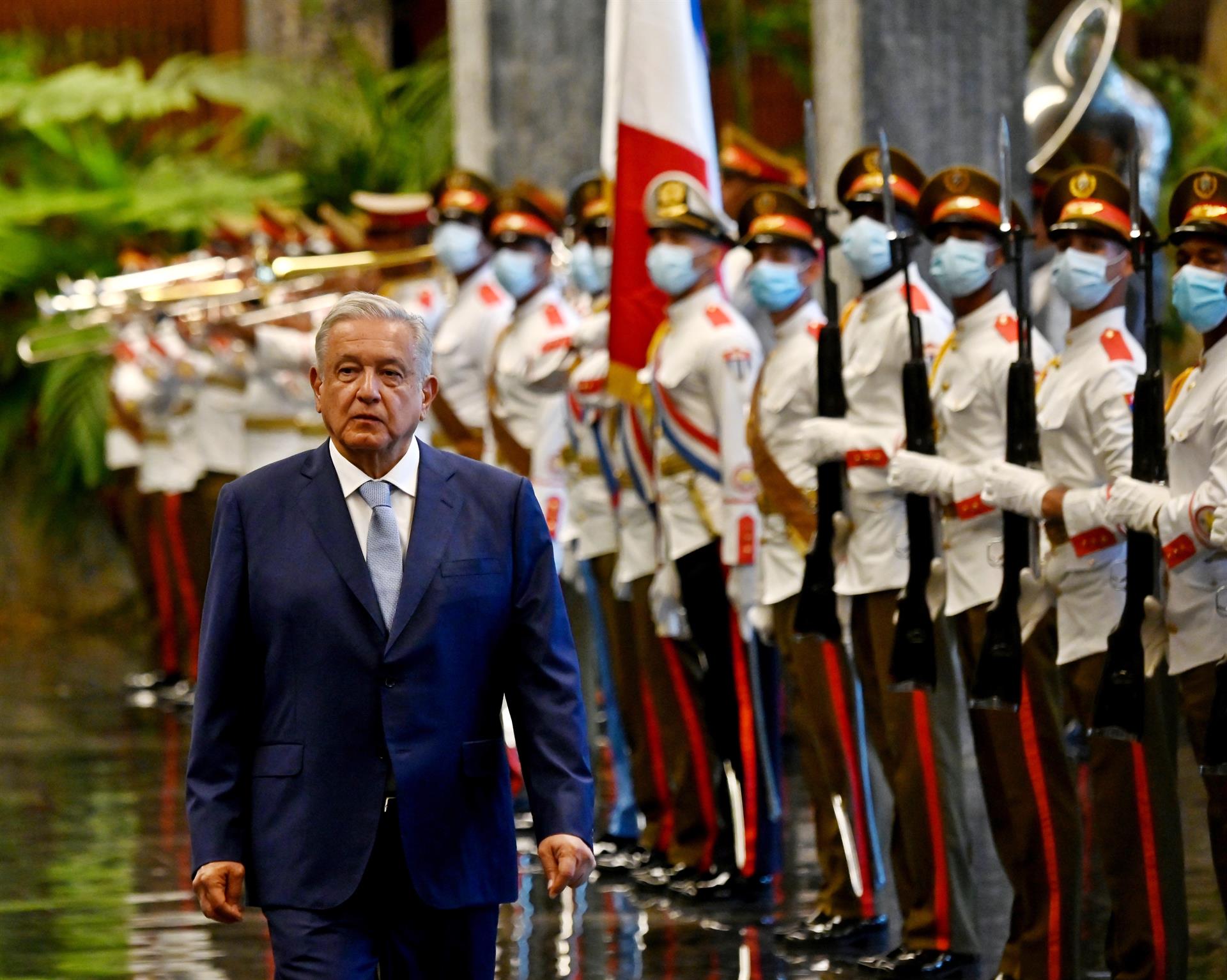 Presidente de México visita Cuba con miras a mejorar relación migratoria