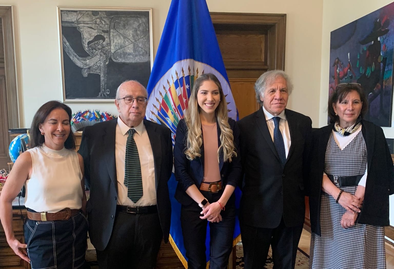 Secretario General de la OEA, Luis Almagro, en compañía de Fabiana Rosales y el representante de Juan Guaidó en la OEA, Gustavo Tarre Briceño. Foto: Twitter. Luis Almagro.