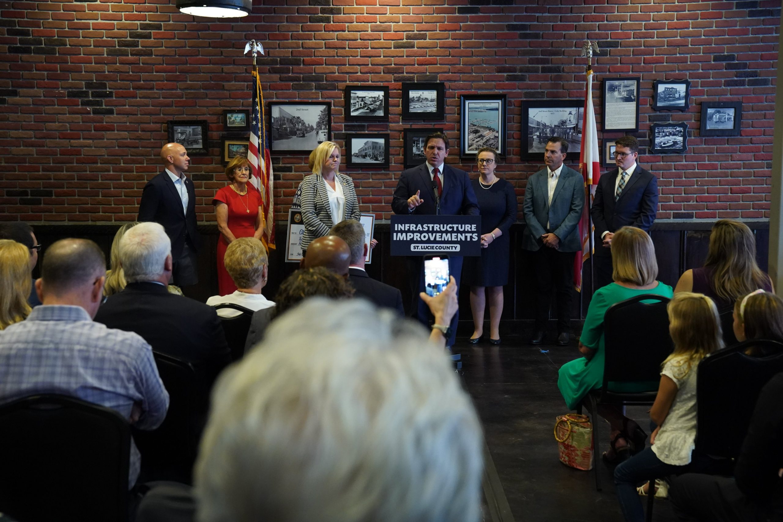 FOTO REFERENCIAL - El gobernador de Florida, Ron DeSantis, declaró estado de emergencia en 24 condados por el paso de la tormenta tropical Ian. Foto: Twitter Ron DeSantis (@GovRonDeSantis).