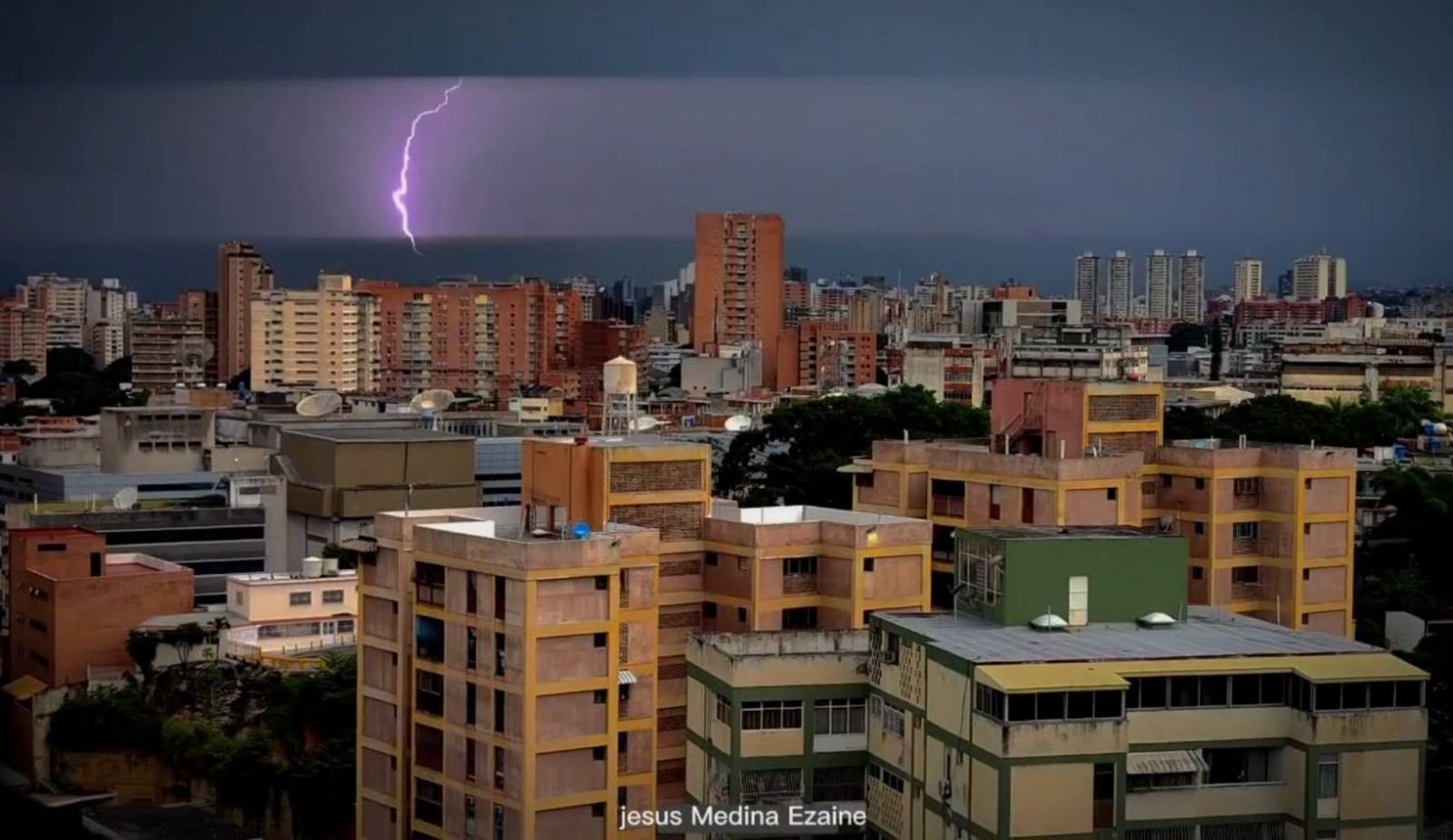Foto: Captura de pantalla Twitter Jesús Medina Ezaine (@jesusmedinae).