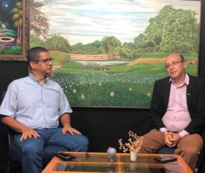 FOTO REFERENCIAL - Nícmer Evans (I) entrevistado por el periodista Alexander Medina (D). Foto: Twitter Movimiento Democracia e inclusión / MDI (@mdi_venezuela).