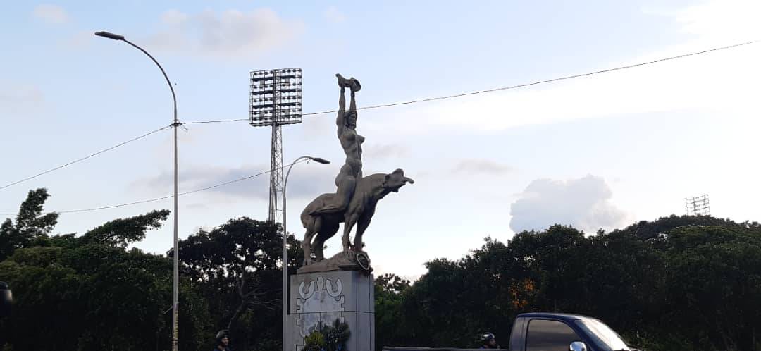 Réplica de la estatua de María Lionza.