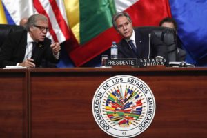 Luis Almagro junto a Antony Blinken. Foto EFE