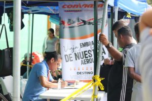 Aerolínea Conviasa estaría vendiendo boletos de repatriación a venezolanos en el refugio temporal de Viejo Veranillo, Panamá. Foto: Twitter Servicio Nacional de Migración panameño.