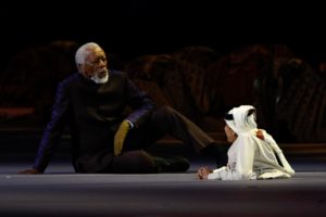 Morgan Freeman junto al joven catarí Ghanim Al Muftah. Foto EFE