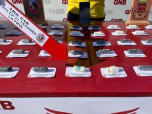 Parte de la presunta droga incautada en Venezuela. Foto @dhernandezlarez