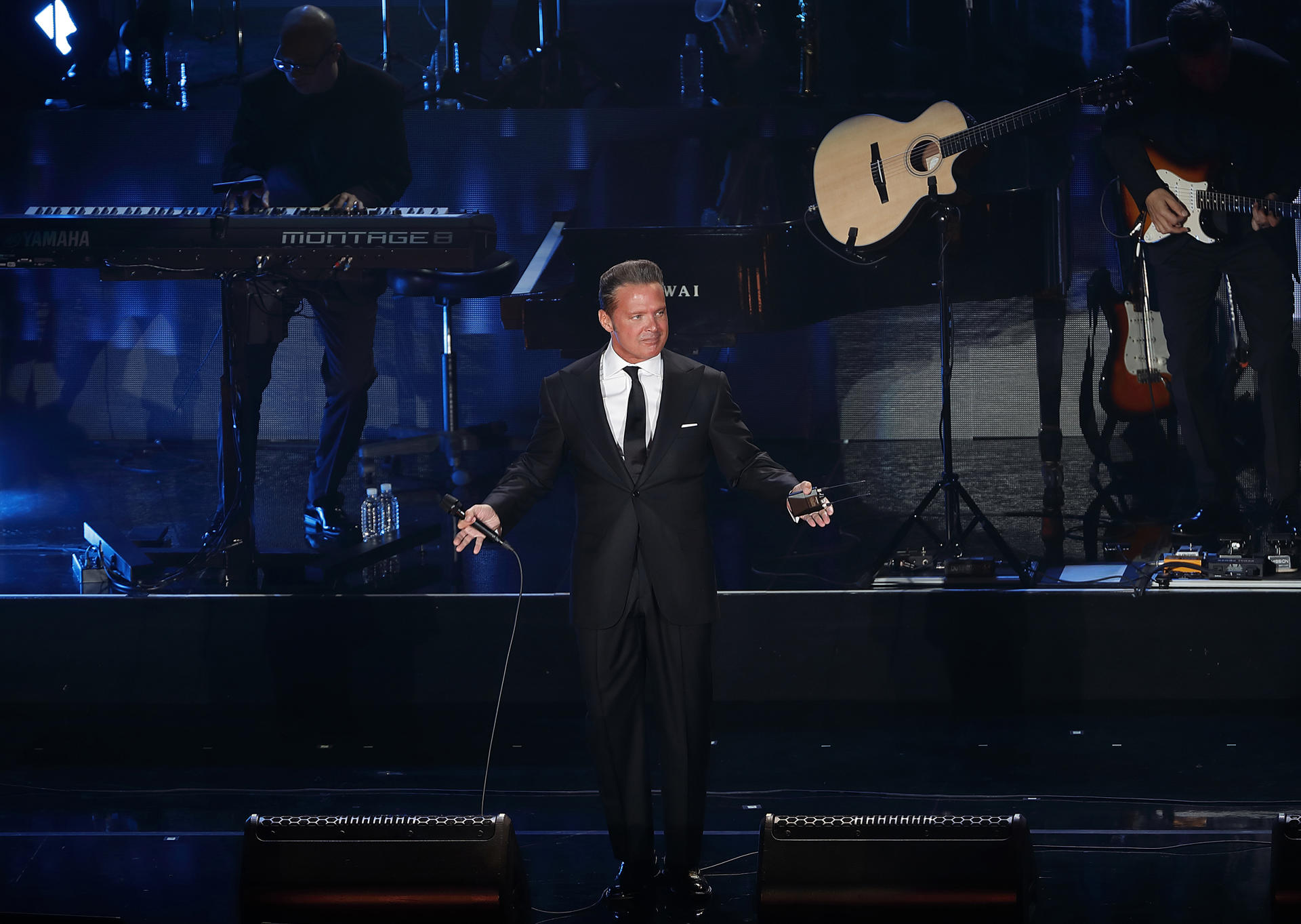 CIUDAD DE MÉXICO (MÉXICO), 14/02/2023.- Fotografía de archivo fechada el 21 de febrero de 2018 del cantante mexicano Luis Miguel durante una presentación en el Auditorio Nacional de Ciudad de México (México). EFE/José Méndez/ARCHIVO.