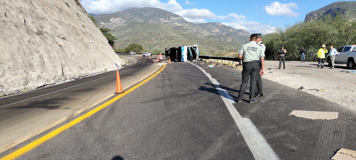 Accidente de autobús con migrantes venezolanos en México. Foto: Protección Civil.