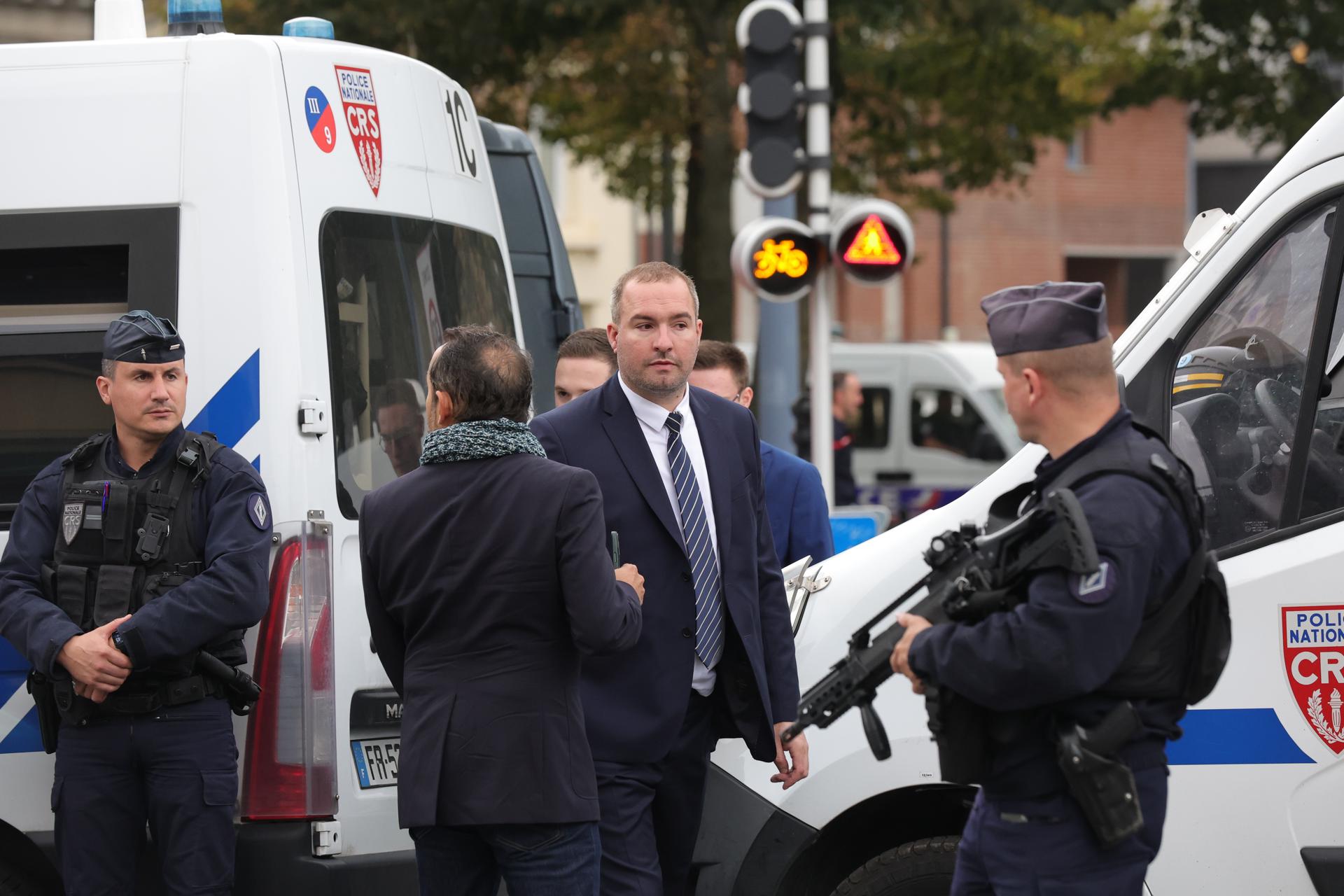 Ataque terrorista en Francia dejó un profesor muerto y varios heridos. Foto: EFE.