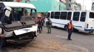 Accidente en la avenida Baralt de Caracas. Foto: Protección Civil.
