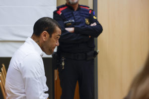 Dani Alves, exfutbolista brasileño juzgado por presunta violación a una chica en 2022. Foto: EFE.