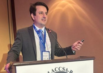 Dr. Jaime Guedes habló sobre la IA y el glaucoma durante congreso internacional de especialistas en Chile