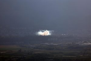 Enfrentamientos entre el grupo terrorista Hezbolá y fuerzas de Israel en la frontera con Líbano. Foto: EFE.