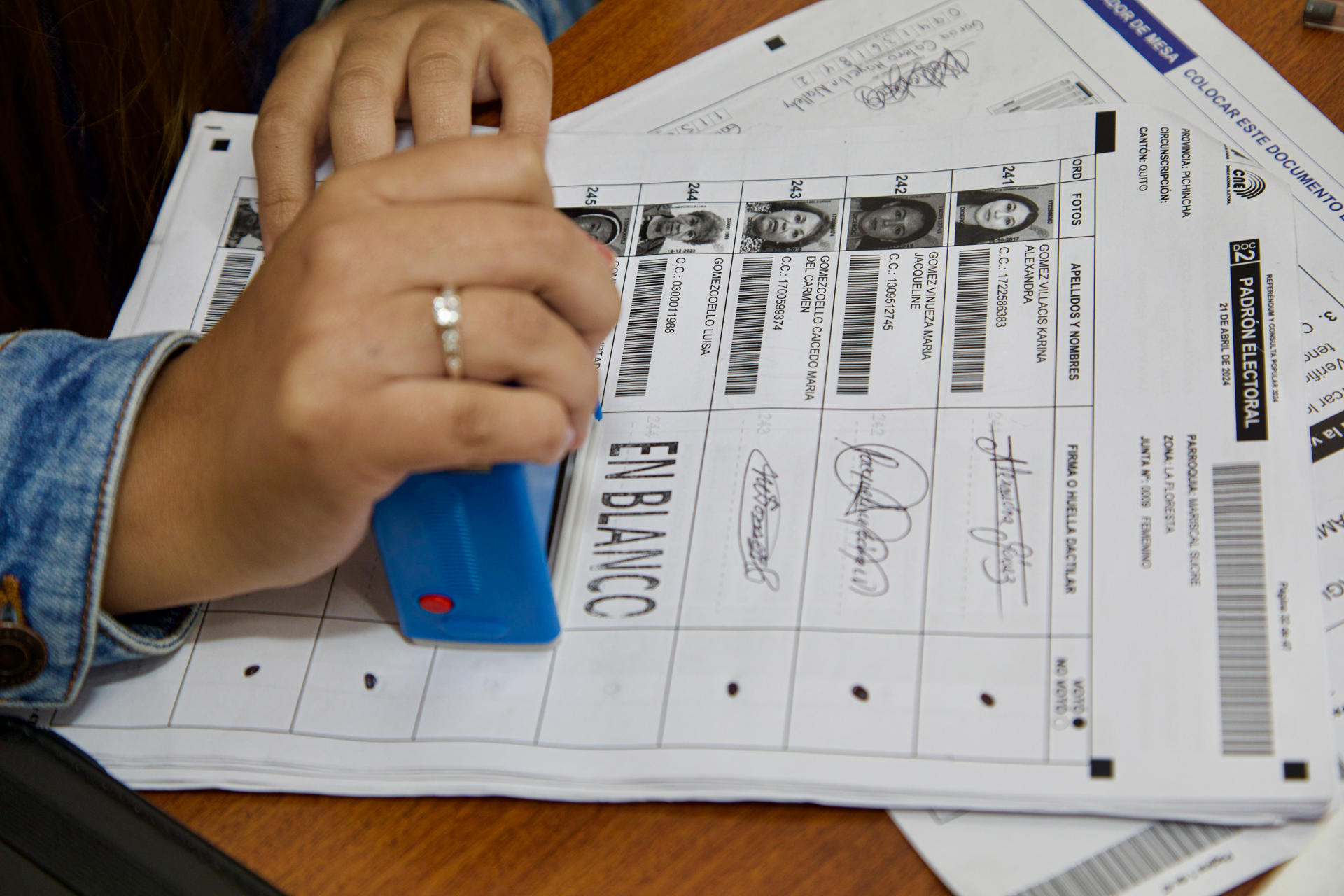 Referéndum del 22 de abril de 2024 en Ecuador. Foto: EFE.
