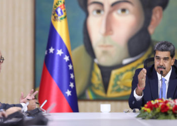 Nicolás Maduro (d) en compañía de Jorge Rodríguez (i). Foto: EFE.
