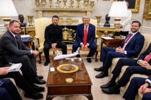 Presidente estadounidense Donald Trump reunido con su homólogo ucraniano Volodímir Zelensky. Foto: The White House.