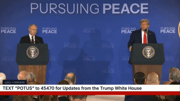Reunión de alto nivel entre los presidentes de Estados Unidos (Trump) y Rusia (Putin). Video: EFE.